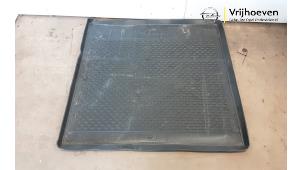 Gebruikte Kofferbak Mat Opel Astra J (PC6/PD6/PE6/PF6) 1.4 Turbo 16V Prijs € 20,00 Margeregeling aangeboden door Autodemontage Vrijhoeven B.V.