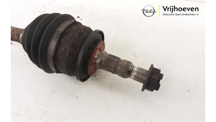 Steekas links-voor van een Opel Astra K Sports Tourer 1.4 Turbo 16V 2017