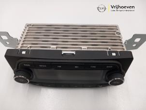 Gebruikte Radio module Opel Karl 1.0 12V Prijs € 100,00 Margeregeling aangeboden door Autodemontage Vrijhoeven B.V.