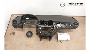 Gebruikte Airbag set + dashboard Opel Adam 1.4 16V Prijs € 400,00 Margeregeling aangeboden door Autodemontage Vrijhoeven B.V.