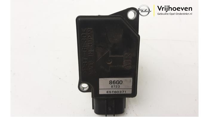 Luchtmassameter van een Opel Agila (B) 1.2 16V 2008