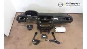 Gebruikte Airbag set + dashboard Opel Corsa E 1.3 CDTi 16V ecoFLEX Prijs € 1.000,00 Margeregeling aangeboden door Autodemontage Vrijhoeven B.V.