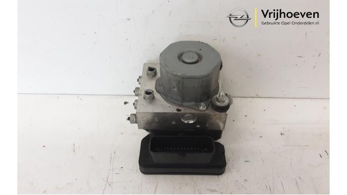 Gebruikte ABS Pomp Opel Corsa E 1.3 CDTi 16V ecoFLEX Prijs € 50,00 Margeregeling aangeboden door Autodemontage Vrijhoeven B.V.
