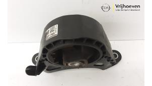 Gebruikte Motorrubber Opel Insignia Sports Tourer 2.0 CDTI 16V 160 Ecotec Prijs € 15,00 Margeregeling aangeboden door Autodemontage Vrijhoeven B.V.