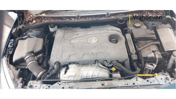 Motor van een Opel Astra J (PC6/PD6/PE6/PF6) 2.0 CDTI 16V 165 Ecotec 2014