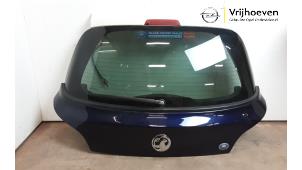 Gebruikte Achterklep Opel Adam 1.2 16V Prijs € 80,00 Margeregeling aangeboden door Autodemontage Vrijhoeven B.V.