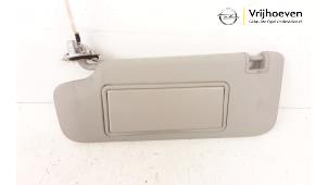 Gebruikte Zonneklep Opel Astra K 1.4 Turbo 16V Prijs € 20,00 Margeregeling aangeboden door Autodemontage Vrijhoeven B.V.