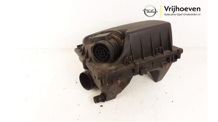 Gebruikte Luchtfilterhuis Opel Vectra C Caravan 2.2 DIG 16V Prijs € 15,00 Margeregeling aangeboden door Autodemontage Vrijhoeven B.V.