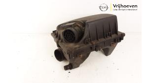 Gebruikte Luchtfilterhuis Opel Vectra C Caravan 2.2 DIG 16V Prijs € 15,00 Margeregeling aangeboden door Autodemontage Vrijhoeven B.V.