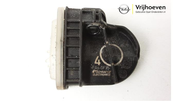 Bandenspanningsensor van een Opel Astra K 1.6 CDTI 136 16V 2015
