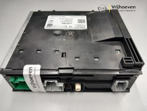 Gebruikte Radio module Opel Astra K Sports Tourer 1.6 CDTI 110 16V Prijs € 90,00 Margeregeling aangeboden door Autodemontage Vrijhoeven B.V.