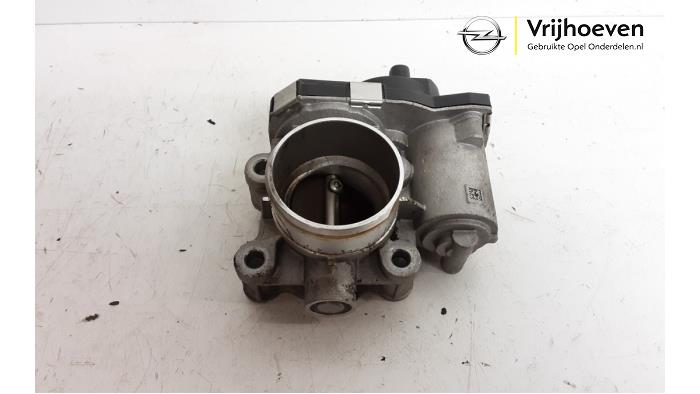 Gebruikte Gasklephuis Opel Karl 1.0 12V Prijs € 35,00 Margeregeling aangeboden door Autodemontage Vrijhoeven B.V.