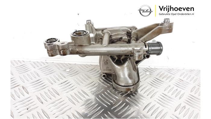 Gebruikte Oliepomp Opel Astra K 1.0 SIDI Turbo 12V Prijs € 75,00 Margeregeling aangeboden door Autodemontage Vrijhoeven B.V.