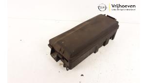 Gebruikte Zekeringkast Opel Vectra C Caravan 2.2 DIG 16V Prijs € 50,00 Margeregeling aangeboden door Autodemontage Vrijhoeven B.V.
