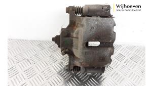 Gebruikte Remklauw (Tang) rechts-voor Opel Insignia Grand Sport 1.5 Turbo 16V 140 Prijs € 65,00 Margeregeling aangeboden door Autodemontage Vrijhoeven B.V.