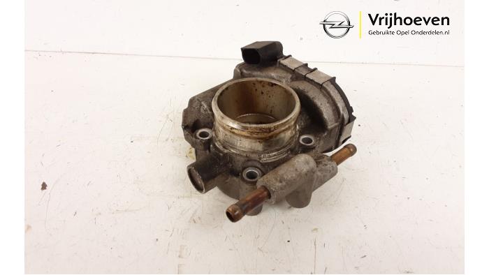Gebruikte Gasklephuis Opel Tigra Twin Top 1.4 16V Prijs € 20,00 Margeregeling aangeboden door Autodemontage Vrijhoeven B.V.