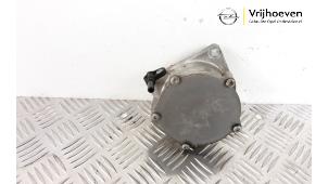 Gebruikte Vacuumpomp Rembekrachtiging Opel Cascada 1.6 Turbo 16V Prijs € 75,00 Margeregeling aangeboden door Autodemontage Vrijhoeven B.V.