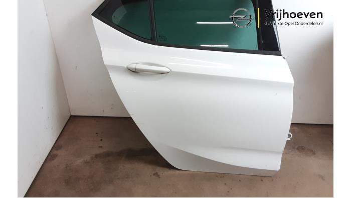 Portier 4Deurs rechts-achter van een Opel Astra K 1.0 SIDI Turbo 12V 2018