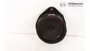 Gebruikte Speaker Opel Astra K 1.0 SIDI Turbo 12V Prijs € 20,00 Margeregeling aangeboden door Autodemontage Vrijhoeven B.V.
