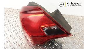 Gebruikte Achterlicht links Opel Corsa E 1.4 16V Prijs € 40,00 Margeregeling aangeboden door Autodemontage Vrijhoeven B.V.