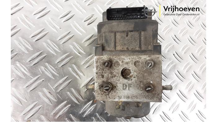 Gebruikte ABS Pomp Opel Omega B (25/26/27) 2.0i 16V Prijs € 25,00 Margeregeling aangeboden door Autodemontage Vrijhoeven B.V.