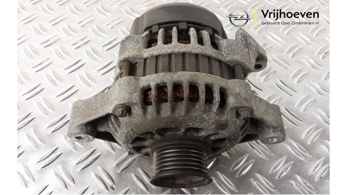 Gebruikte Dynamo Opel Omega B (25/26/27) 2.0i 16V Prijs € 15,00 Margeregeling aangeboden door Autodemontage Vrijhoeven B.V.