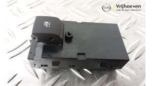Gebruikte Ruit schakelaar elektrisch Opel Astra K Sports Tourer 1.6 CDTI 110 16V Prijs € 10,00 Margeregeling aangeboden door Autodemontage Vrijhoeven B.V.