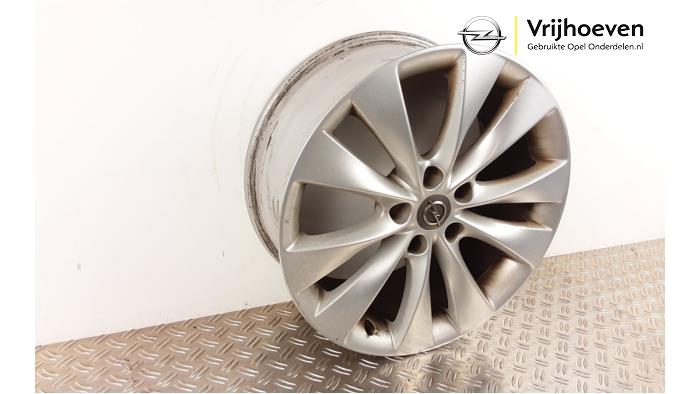 Velg van een Opel Astra J GTC (PD2/PF2) 1.4 Turbo 16V ecoFLEX 120 2013