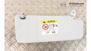 Gebruikte Zonneklep Opel Corsa E 1.4 16V Prijs € 20,00 Margeregeling aangeboden door Autodemontage Vrijhoeven B.V.