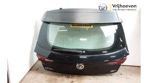 Gebruikte Achterklep Opel Astra K 1.6 CDTI 110 16V Prijs € 150,00 Margeregeling aangeboden door Autodemontage Vrijhoeven B.V.
