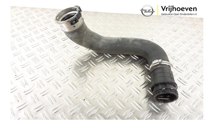 Gebruikte Intercooler Slang Opel Astra K 1.4 Turbo 16V Prijs € 30,00 Margeregeling aangeboden door Autodemontage Vrijhoeven B.V.