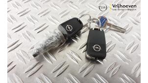 Gebruikte Kontaktslot + Sleutel Opel Meriva 1.4 Turbo 16V ecoFLEX Prijs € 60,00 Margeregeling aangeboden door Autodemontage Vrijhoeven B.V.