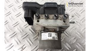 Gebruikte ABS Pomp Opel Crossland (X) 1.2 12V Prijs € 200,00 Margeregeling aangeboden door Autodemontage Vrijhoeven B.V.