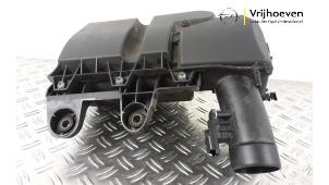 Gebruikte Luchtfilterhuis Opel Crossland (X) 1.5 CDTI 100 Prijs € 50,00 Margeregeling aangeboden door Autodemontage Vrijhoeven B.V.