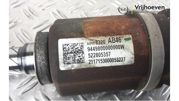 Aandrijfas rechts-voor van een Opel Insignia Sports Tourer 1.5 Turbo 16V 165 2017