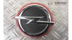 Gebruikte Schakelaar achterklep Opel Karl 1.0 12V Prijs € 40,00 Margeregeling aangeboden door Autodemontage Vrijhoeven B.V.