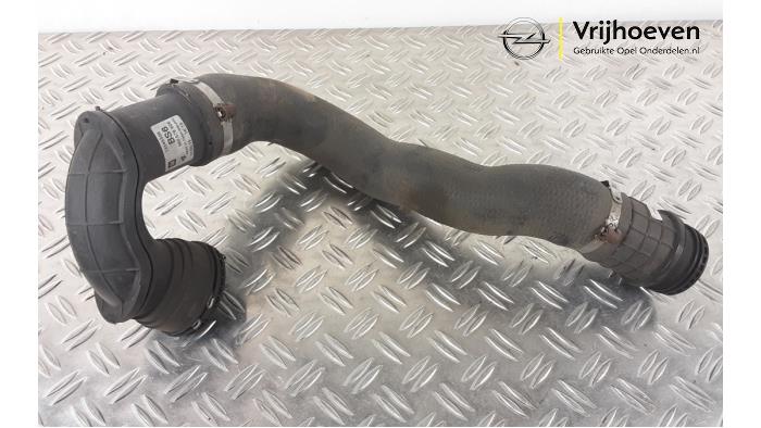 Gebruikte Intercooler Slang Opel Astra J Sports Tourer (PD8/PE8/PF8) 1.6 CDTI 16V Prijs € 100,00 Margeregeling aangeboden door Autodemontage Vrijhoeven B.V.