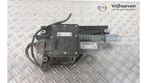 Gebruikte Handrem motor Opel Insignia 1.8 16V Ecotec Prijs € 100,00 Margeregeling aangeboden door Autodemontage Vrijhoeven B.V.