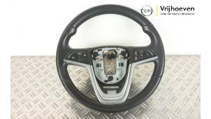 Gebruikte Stuurwiel Opel Astra J Sports Tourer (PD8/PE8/PF8) 1.3 CDTI 16V ecoFlex Prijs € 50,00 Margeregeling aangeboden door Autodemontage Vrijhoeven B.V.
