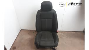 Gebruikte Stoel rechts Opel Astra J Sports Tourer (PD8/PE8/PF8) 1.6 CDTI 16V Prijs € 100,00 Margeregeling aangeboden door Autodemontage Vrijhoeven B.V.