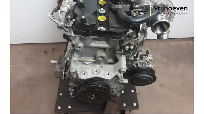 Motor van een Opel Astra J Sports Tourer (PD8/PE8/PF8) 1.6 CDTI 16V 2015