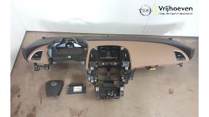 Gebruikte Airbag set + dashboard Opel Astra J (PC6/PD6/PE6/PF6) 1.4 Turbo 16V Prijs € 600,00 Margeregeling aangeboden door Autodemontage Vrijhoeven B.V.