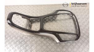 Gebruikte Middenconsoles Opel Astra J (PC6/PD6/PE6/PF6) 1.4 Turbo 16V Prijs € 25,00 Margeregeling aangeboden door Autodemontage Vrijhoeven B.V.