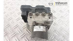 Gebruikte ABS Pomp Opel Astra K 1.6 CDTI 110 16V Prijs € 85,00 Margeregeling aangeboden door Autodemontage Vrijhoeven B.V.