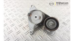 Gebruikte Spanrol Multiriem Opel Antara (LA6) 3.2 V6 24V 4x4 Prijs € 30,00 Margeregeling aangeboden door Autodemontage Vrijhoeven B.V.