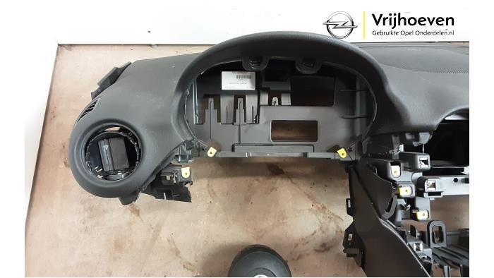 Airbag set + dashboard van een Opel Adam 1.2 16V 2016