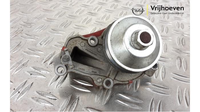 Gebruikte Waterpomp Opel Crossland (X) 1.2 12V Prijs € 50,00 Margeregeling aangeboden door Autodemontage Vrijhoeven B.V.