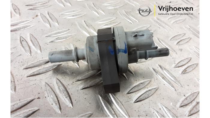 Gebruikte Evap klep Opel Crossland (X) 1.2 Turbo 12V Prijs € 15,00 Margeregeling aangeboden door Autodemontage Vrijhoeven B.V.