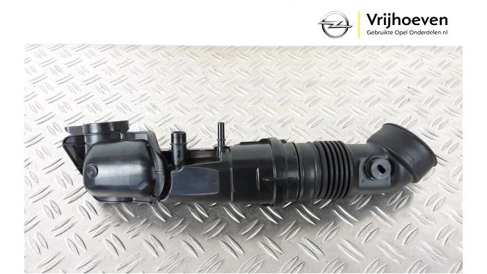 Gebruikte Intercooler Buis Opel Astra L (F3/FB/FM/FP) 1.2 Turbo 110 12V Prijs € 30,00 Inclusief btw aangeboden door Autodemontage Vrijhoeven B.V.