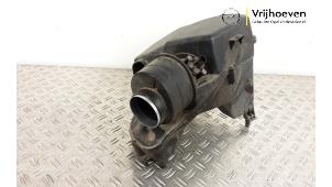 Gebruikte Luchtfilterhuis Opel Astra K Sports Tourer 1.6 CDTI 110 16V Prijs € 50,00 Margeregeling aangeboden door Autodemontage Vrijhoeven B.V.